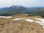 63 Neve in rapido scioglimento con vista in Alben